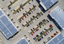 Painiava dėl elektromobilių statymo: tvarka skirtinga, leidimų išdavimas komplikuotas, o lengvatos tirpsta