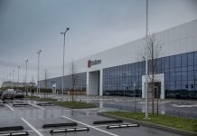 „Hollister“ Kaune atidaro finansinių paslaugų centrą