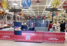 Ukrainiečiai atidarė parduotuvę Kaune