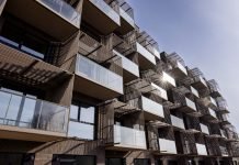 Kovas ir metų pradžia sostinės pirminėje NT rinkoje pardavimais neišsiskyrė, būstų sandėlis pildėsi