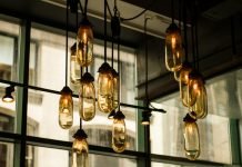 Jaukumą namuose kuriantis apšvietimas: ką svarbu žinoti?