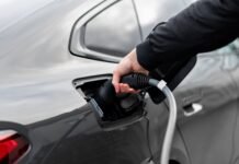 Vilniuje – 2 naujos „Enefit“ įkrovimo stotelės