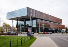 Baigtas statyti verslo centras „Sąvaržėlė“ Baigtas statyti verslo centras „Sąvaržėlė“